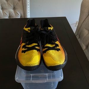 Kyrie low 2 Basketball sneakers